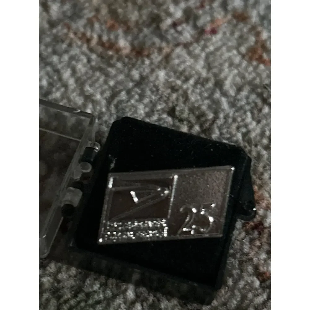 US Postal Service 25 Year Service Mileatone Pin/Brooch